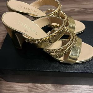 Chanel Fame Of Chain Mule